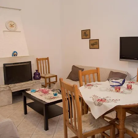Sette Isole Countryside Retreat Near Egremni *