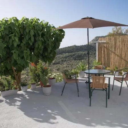 Sette Isole Countryside Retreat Near Egremni *